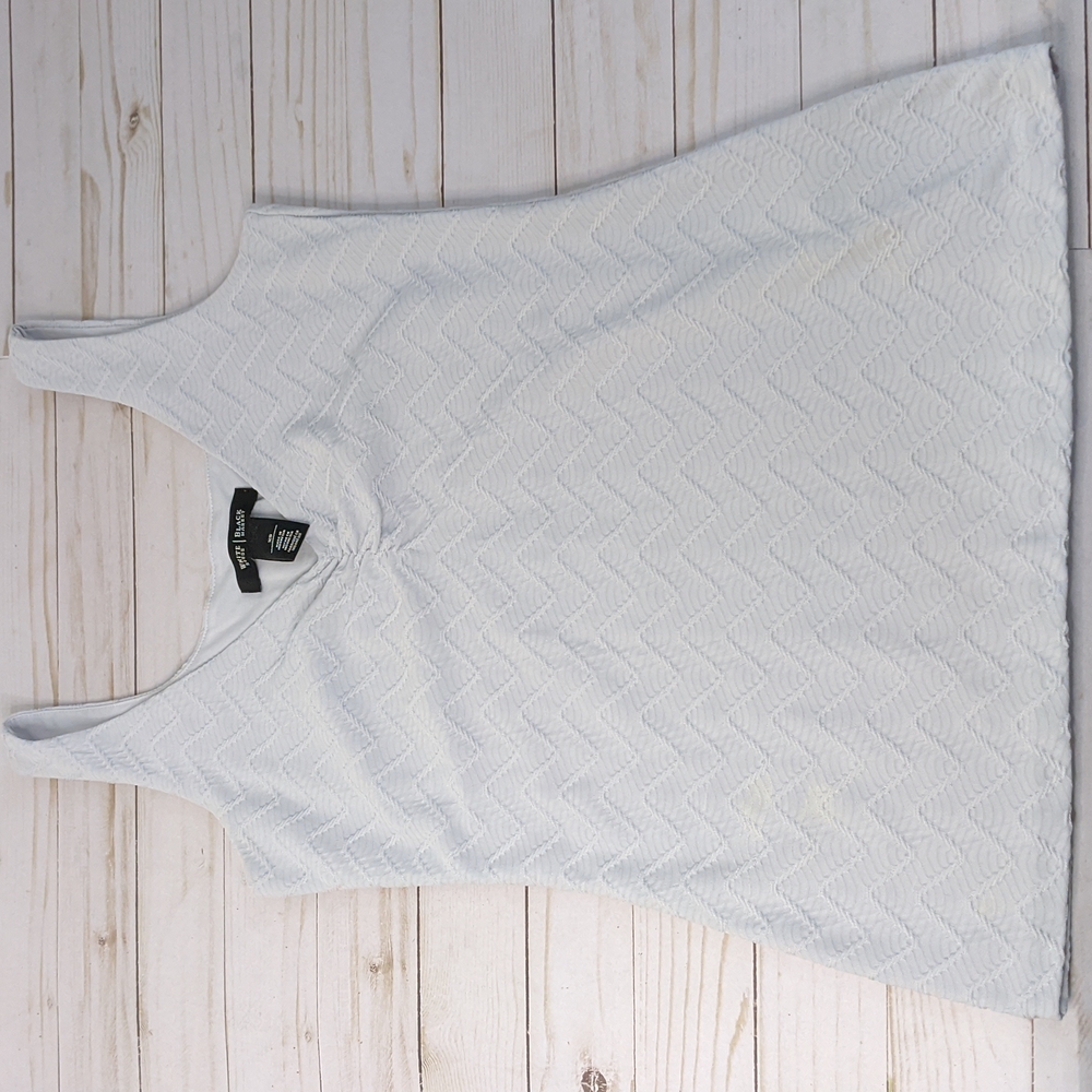 White House Black Market Formal Textured V neck Tank w/ lining Size XS